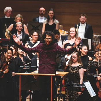 Jonathon Heyward leads Schumann’s introspective Violin Concerto and Brahms’s radiant Symphony No. 2 in a Romantic program shaped by friendship and legacy.