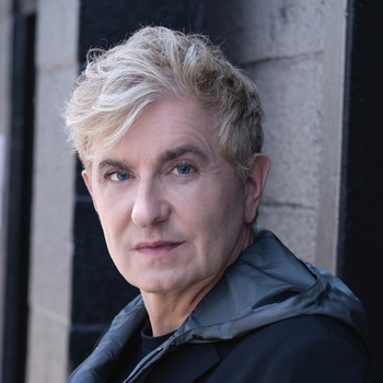 Dvořák’s “New World” Symphony pairs with Khachaturian’s vibrant Piano Concerto, performed by Jean-Yves Thibaudet in a program of color and flow.